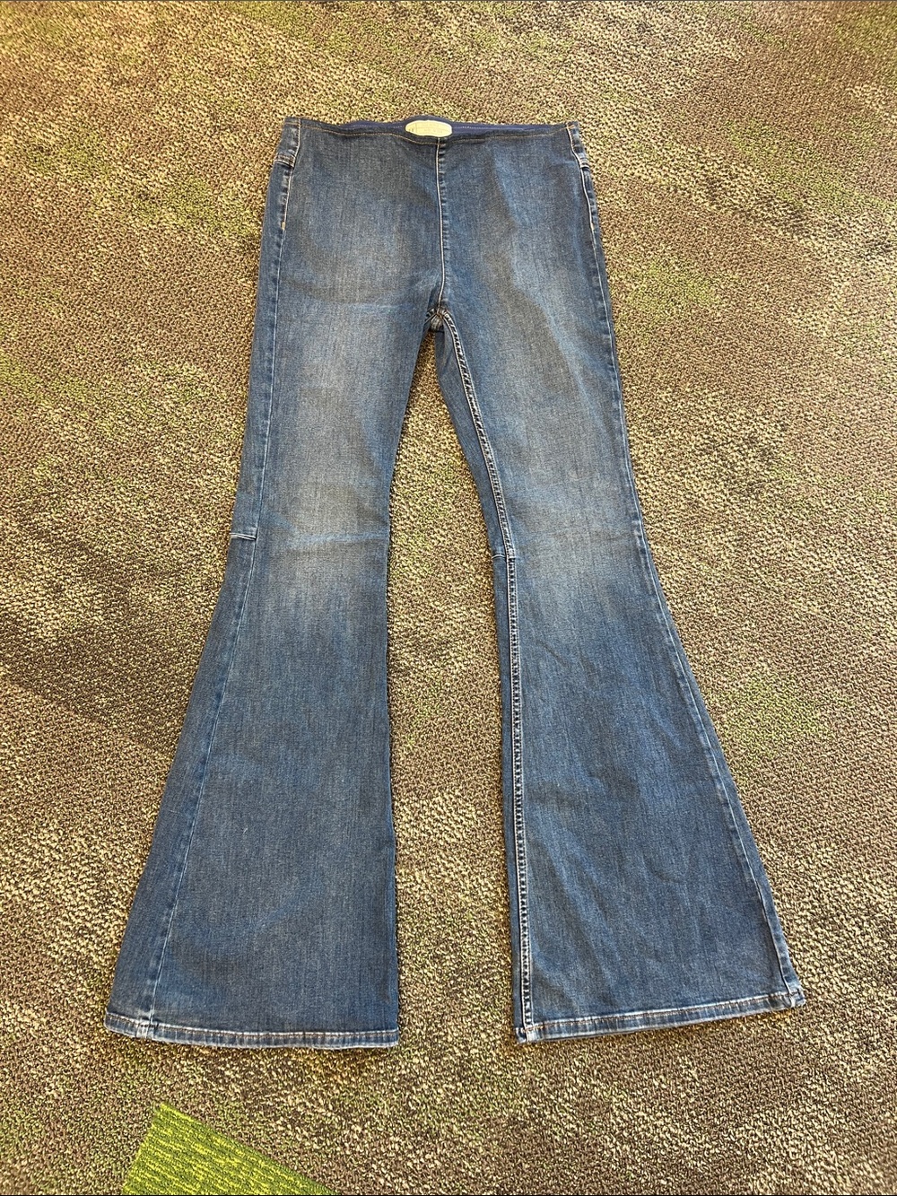 FP Free People size 30 penny pull on denim flare pants jeans medium blue wash